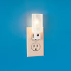 7825 Amerimark Automatic Nightlights With Light Sensor Set Of 707569078258