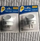 Hb-895led-2pk Intertek Pack Led Guide Night Light With Rotating Swivel And