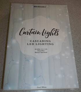 Merkury Innovations 844702081499 Curtain Led Lights Indoor 96 Cool White 3.5ft X 5ft Nib
