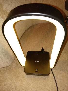Mlb7-1094 Monster Arc Rgb Lamp Headphone Stand And Wireless Charger