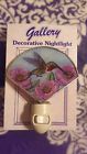 P1304 Gallery Inc Of California Tiffany Glass Hummingbird Night Light