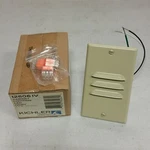 Kichler 12606IV 120 Volt Led Step Light Horizontal Louver,ivory/beige. Fixed Price $29.95.