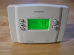 Honeywell RTH2510B 1000 Programmable Thermostat. Fixed Price $9.95.