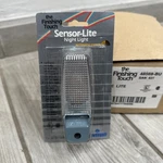 (5) Leviton 48569-BU Automatic On/off Dawn/dusk Sensor-lite Night Light 4W. Fixed Price $22.00.